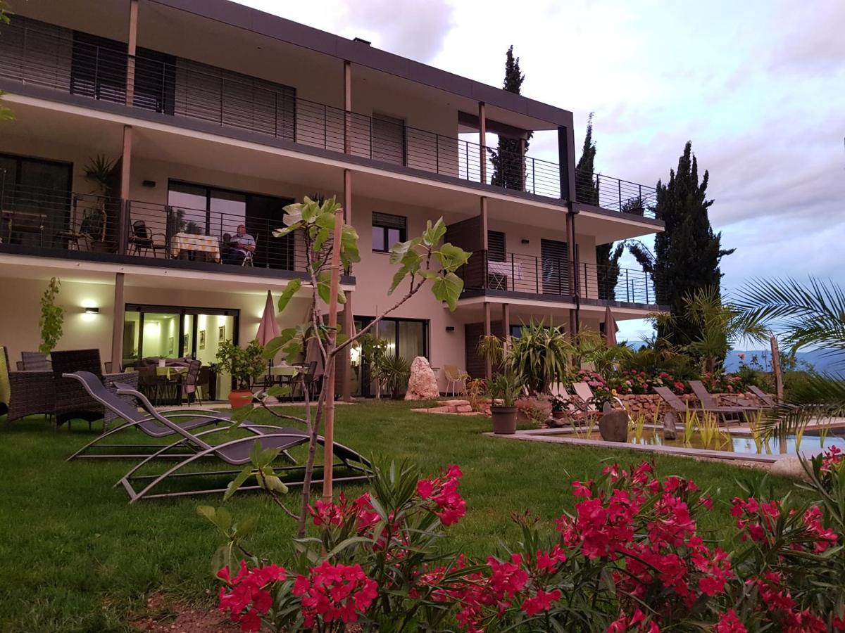 Gartenappartements Die Muehle Caldaro Bagian luar foto